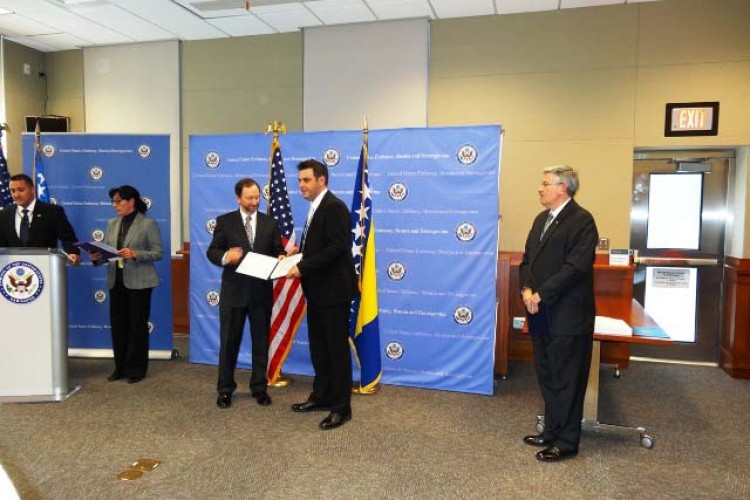 CHIEF PROSECUTOR AND EMPLOYEES OF THE PROSECUTOR’S OFFICE OF BiH WERE PRESENTED WITH RECOGNITION AWARDS BY THE U.S. AMBASSADOR TO BIH