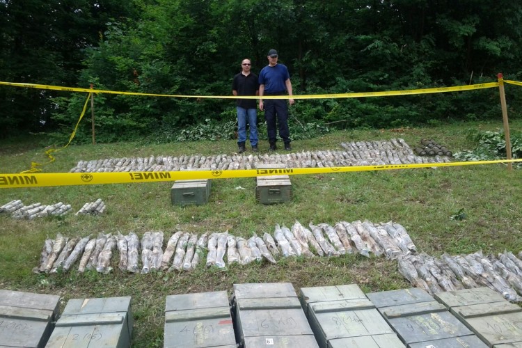 LARGE QUANTITIES OF WEAPONS AND EXPLOSIVES FOUND AT A LOCATION NEAR TEŠANJ. PROSECUTOR'S OFFICE OF BIH AND SIPA CONTINUE THEIR ACTIVITIES IN THIS MATTER AIMING TO DISCOVER THOSE RESPONSIBLE