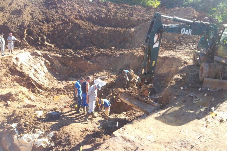 EXHUMATION AT THE LOCATION OF TOMAŠICA, NEAR PRIJEDOR CONTINUES. SEVERAL BODIES AND VICTIMS' PERSONAL EFFECTS UNCOVERED.