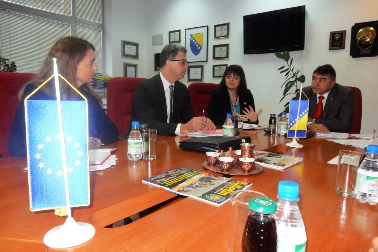 CHIEF PROSECUTOR GORAN SALIHOVIC MET CHIEF PROSECUTOR SERGE BRAMMERTZ. CHIEF PROSECUTOR BRAMMERTZ NOTED THAT SIGNIFICANT PROGRESS WAS MADE IN PROSECUTION OF CATEGORY 2 CASES