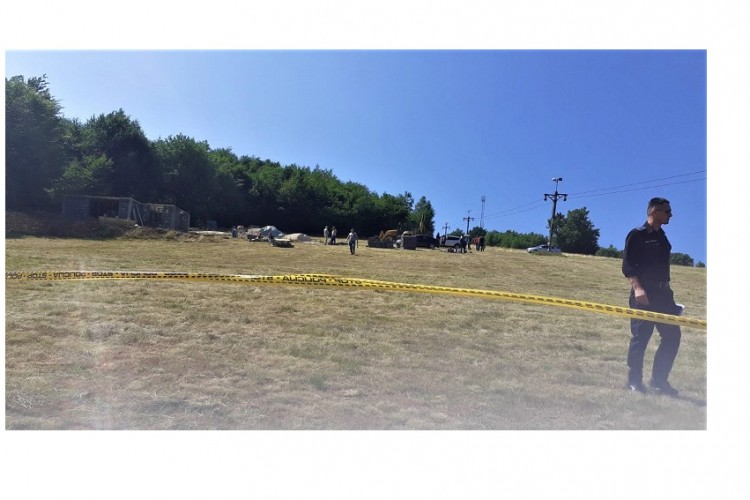 НА ЛОКАЛИТЕТУ РОСТОВО, КОД БУГОЈНА, ПОЧЕЛА ЕКСХУМАЦИЈА ПОД НАДЗОРОМ ТУЖИЛАШТВА БиХ