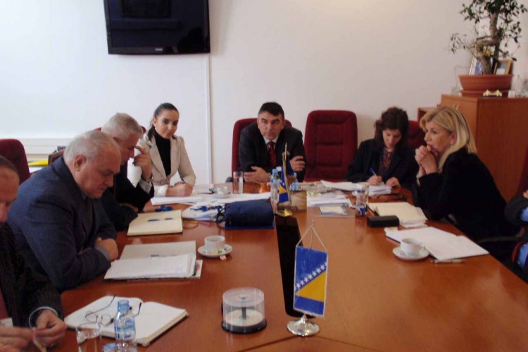 TUŽITELJSTVO BiH POKRENULO AKTIVNOSTI VEZANE ZA POVEĆANJE BROJA TUŽITELJA KOJI ĆE RADITI NA PREDMETIMA RATNIH ZLOČINA