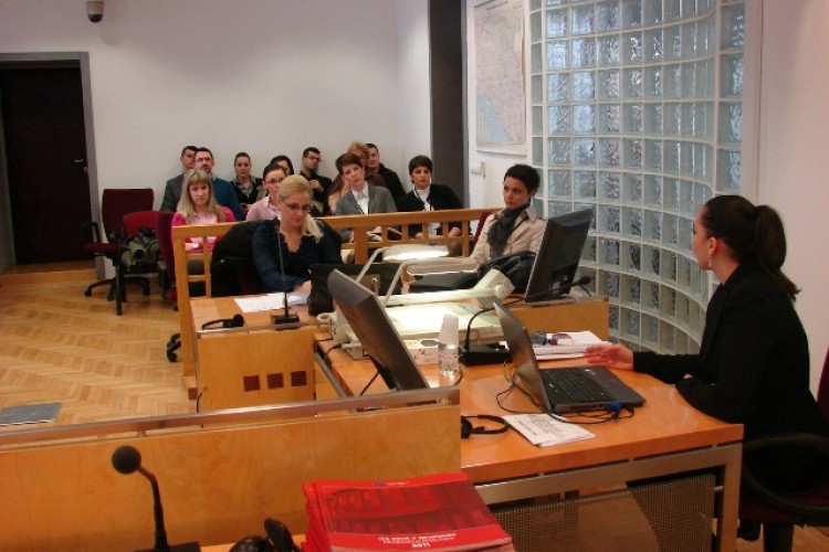 DELEGATION OF LEGAL OFFICERS AND ADVISORS FROM CANTONAL AND DISTRICT PROSECUTOR'S OFFICES VISITED THE PROSECUTOR'S OFFICE AND THE COURT OF BIH 