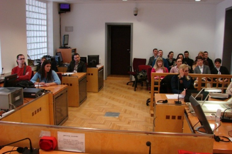 DELEGATION OF LEGAL OFFICERS AND ADVISORS FROM CANTONAL AND DISTRICT PROSECUTOR'S OFFICES VISITED THE PROSECUTOR'S OFFICE AND THE COURT OF BIH 