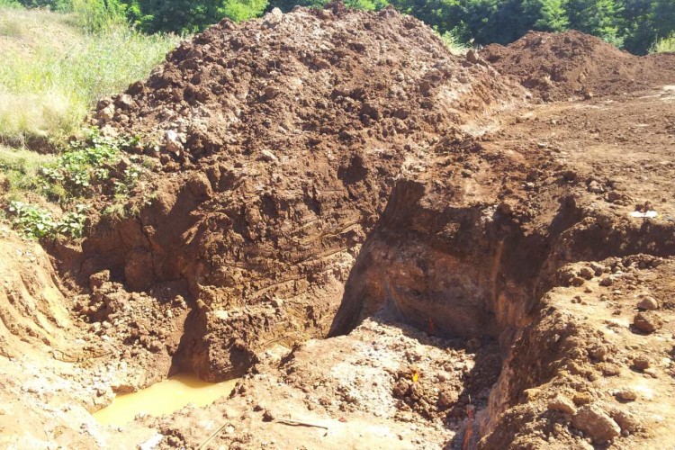 EXHUMATION AT THE LOCATION OF TOMAŠICA, NEAR PRIJEDOR CONTINUES. PRECISE DIMENSION OF THE MASS GRAVE SITE IS BEING DETERMINED PRIOR TO EXHUMATION OF INDIVIDUAL MORTAL REMAINS  