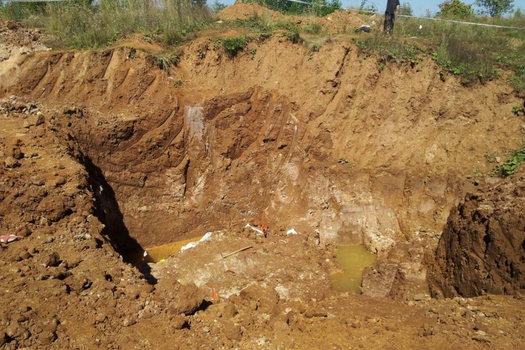 EXHUMATION AT THE LOCATION OF TOMAŠICA, NEAR PRIJEDOR CONTINUES. PRECISE DIMENSION OF THE MASS GRAVE SITE IS BEING DETERMINED PRIOR TO EXHUMATION OF INDIVIDUAL MORTAL REMAINS  