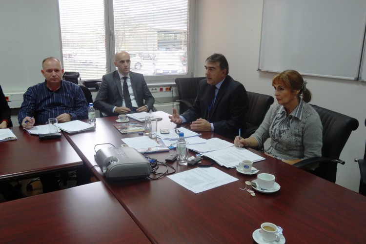 У ТУЖИЛАШТВУ БиХ ОДРЖАН ЈЕ САСТАНАК УДАРНЕ ГРУПЕ ЗА БОРБУ ПРОТИВ ТРГОВИНЕ ЉУДИМА. ДОГОВОРЕНО ИНТЕНЗИВИРАЊЕ АКТИВНОСТИ НА ПОДИЗАЊУ ОПТУЖНИЦА ЗА ОВА КРИВИЧНА ДЈЕЛА