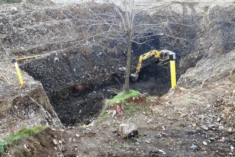 OS BiH POMAŽU TUŽILAŠTVU BiH U EKSHUMACIJAMA NA LOKALITETIMA TOMAŠICA I DEPONIJA BUĆA POTOK. TUŽILAŠTVO BiH ZAHVALJUJE PREDSJEDNIŠTVU BiH NA RAZUMIJEVANJU I ŽURNOM DJELOVANJU
