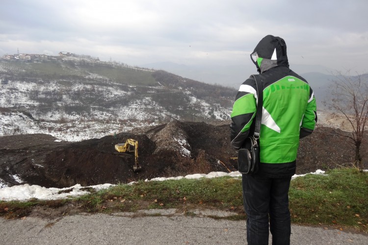 EXCAVATIONS WITHIN THE EXHUMATION PROCESS CARRIED OUT AT THE LOCATIONS OF TOMAŠICA AND BUĆA POTOK. ONE MICRO-LOCATION SITUATED NEAR THE MAIN MASS GRAVE SITE IS BEING PROBED AT TOMAŠICA