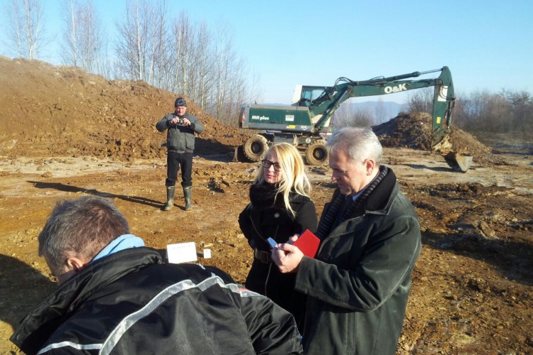 PROSECUTOR OF THE SPECIAL DEPARTMENT FOR WAR CRIMES, TOGETHER WITH THE INVESTIGATING TEAM, VISITED THE MASS GRAVE SITE IN TOMAŠICA NEAR PRIJEDOR