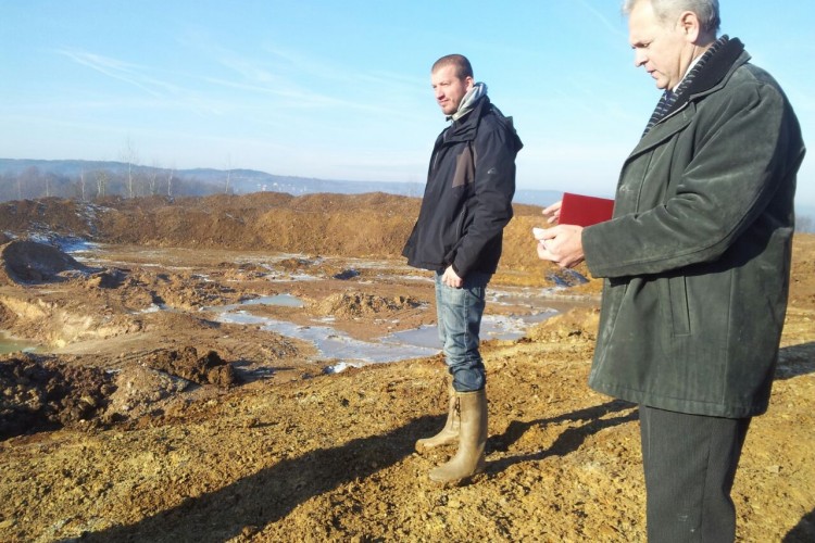 PROSECUTOR OF THE SPECIAL DEPARTMENT FOR WAR CRIMES, TOGETHER WITH THE INVESTIGATING TEAM, VISITED THE MASS GRAVE SITE IN TOMAŠICA NEAR PRIJEDOR