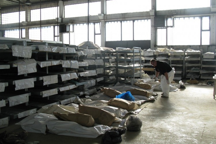 U SANSKOM MOSTU ZAVRŠEN DIO IDENTIFIKACIJE ŽRTAVA PRONAĐENIH U MASOVNOJ GROBNICI TOMAŠICA U OPĆINI PRIJEDOR