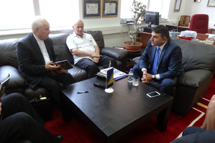 GLAVNI TUŽITELJ SE SASTAO SA BISKUPOM FRANJOM KOMARICOM