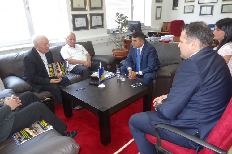 GLAVNI TUŽITELJ SE SASTAO SA BISKUPOM FRANJOM KOMARICOM