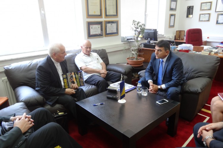 GLAVNI TUŽITELJ SE SASTAO SA BISKUPOM FRANJOM KOMARICOM