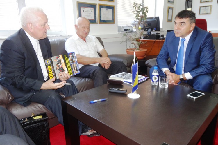 GLAVNI TUŽITELJ SE SASTAO SA BISKUPOM FRANJOM KOMARICOM