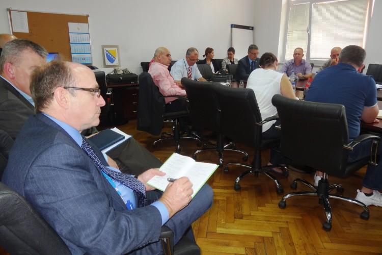 U TUŽILAŠTVU BiH ODRŽAN SASTANAK UDARNE GRUPE ZA BORBU PROTIV TRGOVINE LJUDIMA. DOGOVORENE KONKRETNE AKTIVNOSTI ZA EFIKASNIJE PROCESUIRANJE OVIH KRIVIČNIH DJELA I BOLJI STATUS NAŠE ZEMLJE U MEĐUNARODNIM IZVJEŠTAJIMA