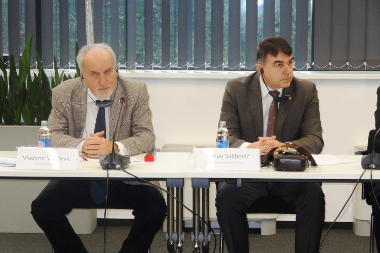 Главни тужиоци Горан Салиховић и Владимир Вукчевић дали су први заједнички интервју који је емитован у понедјељак, на телевизији Al Jazeera