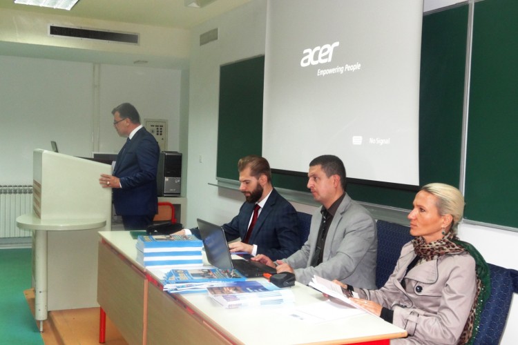 У ТУЗЛИ ОДРЖАН ОКРУГЛИ СТО О ПРИБЛИЖАВАЊУ РАДА ТУЖИЛАШТВА БиХ И СУДА БиХ ЛОКАЛНИМ ЗАЈЕДНИЦАМА