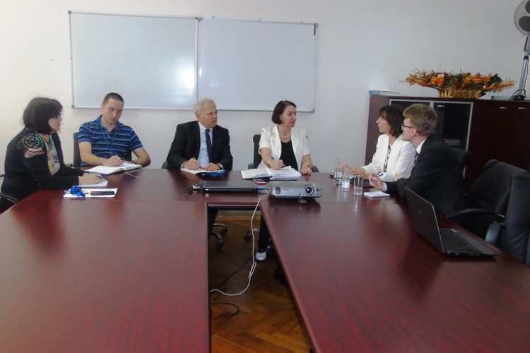 V.D. GLAVNOG TUŽIOCA GORDANA TADIĆ SE SASTALA SA PREDSTAVNICIMA AMBASADE ŠVICARSKE KONFEDERACIJE U BiH; CENTRALNE TEME SASTANKA SU SE ODNOSILE NA JAČANJE KAPACITETA REGIONALNE SARADNJE U PREDMETIMA RATNIH ZLOČINA