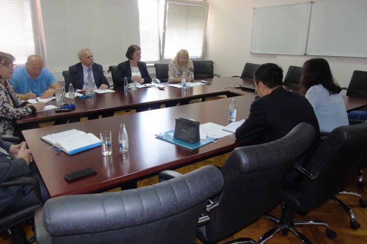 V.D. GLAVNOG TUŽIOCA GORDANA TADIĆ SE SASTALA SA PREDSTAVNICIMA AMBASADE NR KINE U BiH; CENTRALNE TEME SASTANKA SU SE ODNOSILE NA SARADNJU U PROCESUIRANJU PREDMETA KOJI SE ODNOSE NA KINESKE DRŽAVLJANE