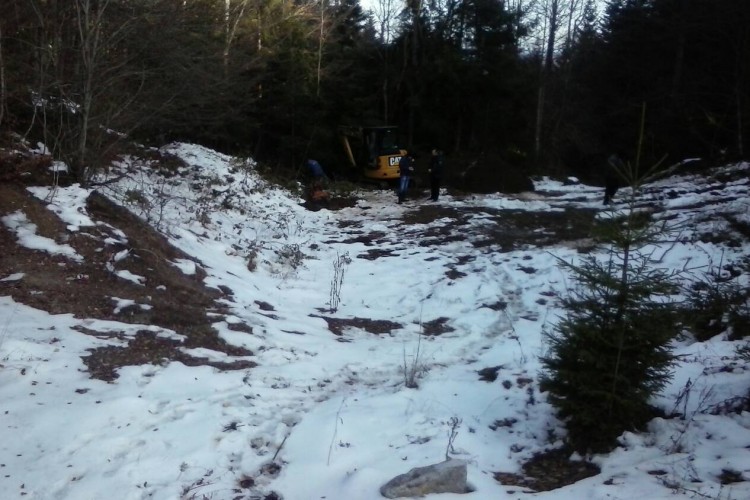 U OPĆINI VLASENICA, PO NALOGU TUŽITELJSTVA BiH, PROVODI SE EKSHUMACIJA; PRONAĐENI NEKOMPLETNI OSTACI JEDNOG TIJELA, POTRAGA SE NASTAVLJA