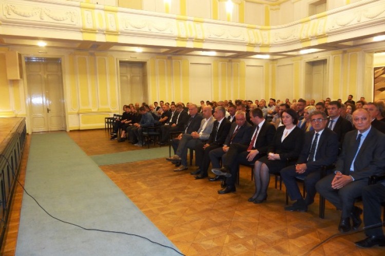 НАКОН КОМЕМОРАЦИЈЕ У БАЊОЈ ЛУЦИ, У РОДНОМ СРПЦУ САХРАЊЕН ТУЖИЛАЦ ТУЖИЛАШТВА БиХ МИЛОРАД БАРАШИН