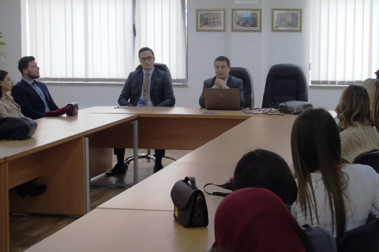 СТУДЕНТИ ПРАВНОГ ФАКУЛТЕТА У САРАЈЕВУ ПОСЈЕТИЛИ ТУЖИЛАШТВО БиХ