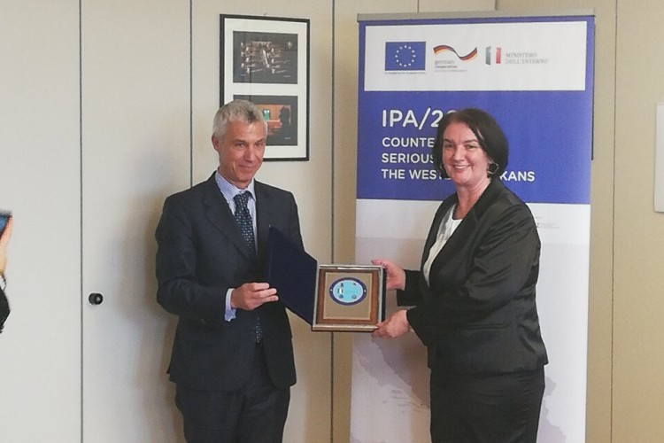 ДВОДНЕВНА ПОСЈЕТА ДЕЛЕГАЦИЈЕ ТУЖИЛАШТВА БиХ, SIPA-e И ГРАНИЧНЕ ПОЛИЦИЈЕ ИТАЛИЈАНСКОЈ ДИРЕКЦИЈИ ЗА АНТИМАФИЈУ И АНТИТЕРОРИЗАМ И ДРЖАВНОЈ ПОЛИЦИЈИ – ЦЕНТРАЛНОЈ ДИРЕКЦИЈИ КРИМИНАЛИСТИЧКЕ ПОЛИЦИЈЕ