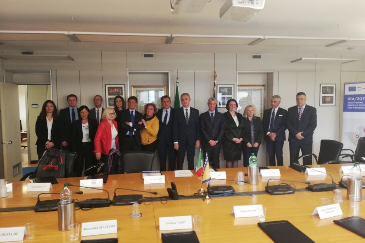 ДВОДНЕВНА ПОСЈЕТА ДЕЛЕГАЦИЈЕ ТУЖИЛАШТВА БиХ, SIPA-e И ГРАНИЧНЕ ПОЛИЦИЈЕ ИТАЛИЈАНСКОЈ ДИРЕКЦИЈИ ЗА АНТИМАФИЈУ И АНТИТЕРОРИЗАМ И ДРЖАВНОЈ ПОЛИЦИЈИ – ЦЕНТРАЛНОЈ ДИРЕКЦИЈИ КРИМИНАЛИСТИЧКЕ ПОЛИЦИЈЕ