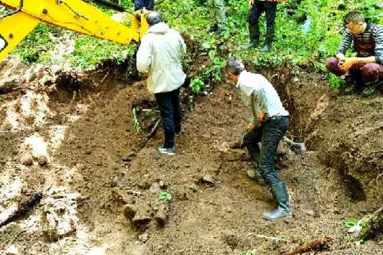 GRAVE WITH MORTAL REMAINS OF SEVERAL PERSONS FOUND ON MOUNT IGMAN