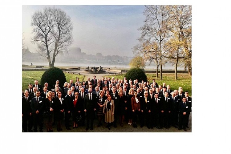 ГЛАВНА ТУЖИТЕЉКА ТУЖИЛАШТВА БиХ, ГОРДАНА ТАДИЋ, СА СВОЈИМ САРАДНИЦИМА УЧЕСТВУЈЕ НА 20. МЕЂУНАРОДНОМ ФОРУМУ ЗА ТУЖИОЦЕ О БОРБИ ПРОТИВ ПРЕКОГРАНИЧНОГ ОРГАНИЗОВАНОГ КРИМИНАЛА У ДРЕЗДЕНУ