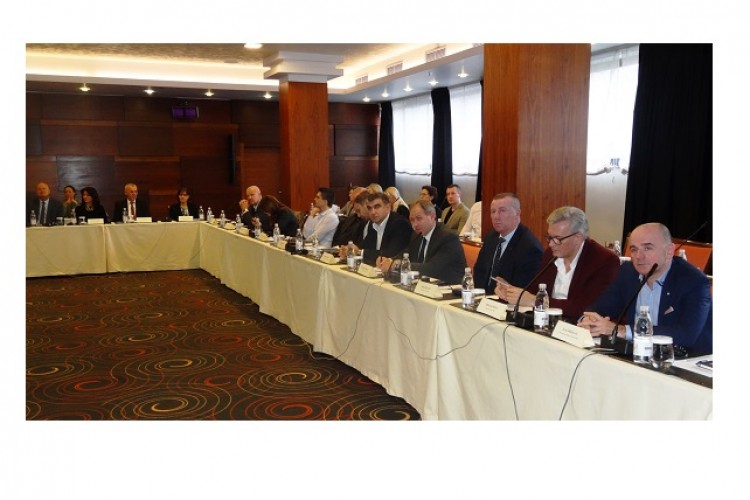 SASTANAK GLAVNIH TUŽITELJA I RUKOVODITELJA POLICIJSKIH AGENCIJA O USPOSTAVI MREŽE SPECIJALIZIRANIH TUŽITELJA I ISTRAŽITELJA ZA BORBU PROTIV TRGOVINE LJUDIMA ODRŽAN U SARAJEVU