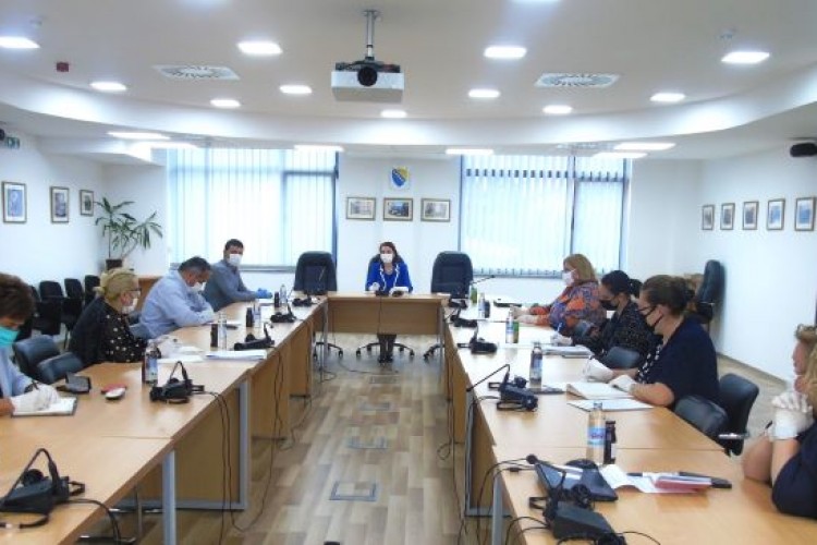 ОДРЖАН САСТАНАК КООРДИНАЦИОНОГ ТИМА ТУЖИЛАШТВА БиХ ЗА ПОСТУПАЊЕ У ВЕЗИ ПРОБЛЕМАТИКЕ ПРЕВЕНЦИЈЕ И СУЗБИЈАЊЕ ШИРЕЊА КОРОНА ВИРУСА-COVID 19