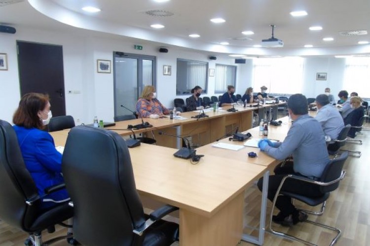 ОДРЖАН САСТАНАК КООРДИНАЦИОНОГ ТИМА ТУЖИЛАШТВА БиХ ЗА ПОСТУПАЊЕ У ВЕЗИ ПРОБЛЕМАТИКЕ ПРЕВЕНЦИЈЕ И СУЗБИЈАЊЕ ШИРЕЊА КОРОНА ВИРУСА-COVID 19