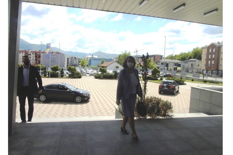 ТУЖИЛАШТВО БиХ ПРЕУЗИМА ПРЕДМЕТ НАБАВКЕ РЕСПИРАТОРА