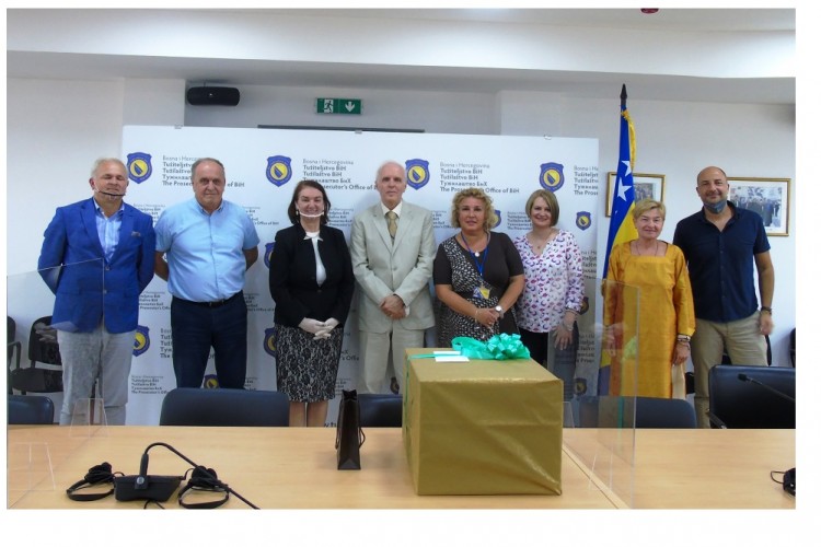 ЗА ТУЖИОЦА МИРОСЛАВА Д. МАРКОВИЋА У ТУЖИЛАШТВУ БОСНЕ И ХЕРЦЕГОВИНЕ УПРИЛИЧЕН ПРИЈЕМ ПОВОДОМ ОДЛАСКА У ПЕНЗИЈУ