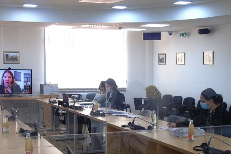 GLAVNA TUŽITELJICA GORDANA TADIĆ SUDJELOVALA NA SASTANKU AMBASADORA I PREDSTAVNIKA MEĐUNARODNIH ORGANIZACIJA SA ČLANOVIMA RADNE GRUPE ZA UNAPREĐENJE REZULTATA PROCESA REVIZIJE NA DRŽAVNOM NIVOU