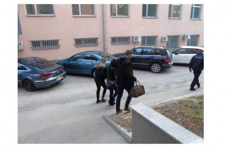 ШЕСТ СЛУЖБЕНИКА УИО БиХ, ОСУМЊИЧЕНИХ ЗА КОРУПТИВНА КРИВИЧНА ДЈЕЛА У АКЦИЈИ “БРЕНД IV”, ПРЕДАТИ ТУЖИЛАШТВУ БиХ