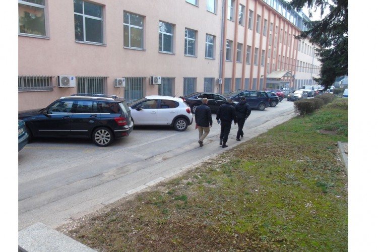 ШЕСТ СЛУЖБЕНИКА УИО БиХ, ОСУМЊИЧЕНИХ ЗА КОРУПТИВНА КРИВИЧНА ДЈЕЛА У АКЦИЈИ “БРЕНД IV”, ПРЕДАТИ ТУЖИЛАШТВУ БиХ