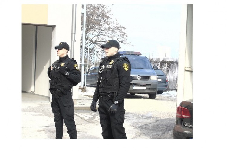 PRIJEDLOG PRITVORA ZA OSUMNJIČENOG ZA NEOVLAŠTENI PROMET ORUŽJA I VOJNE OPREME