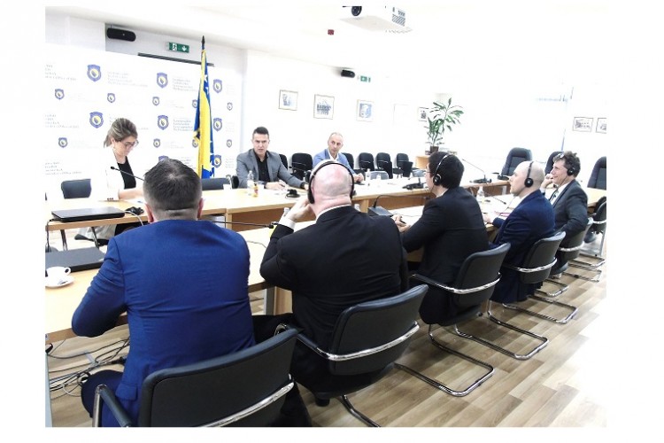 U TUŽILAŠTVU BiH ODRŽAN SASTANAK SA ZVANIČNICIMA SAD-a U OBLASTI BORBE PROTIV TERORIZMA
