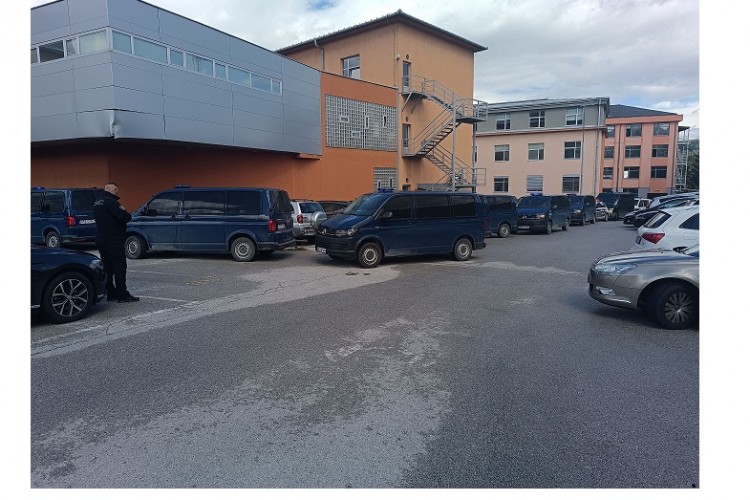 ПРИЈЕДЛОГ ПРИТВОРА ЗА 18 И МЈЕРА ЗАБРАНЕ ЗА 5 ОСУМЊИЧЕНИХ У ПРЕДМЕТУ “BLACK TIE 2”