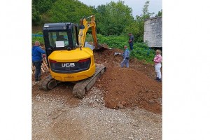 THE EXHUMATION PROCESS IS BEING CARRIED OUT IN THE AREA OF KISELJAK MUNICIPALITY, THE REMAINS OF AT LEAST ONE PERSON HAVE BEEN FOUND